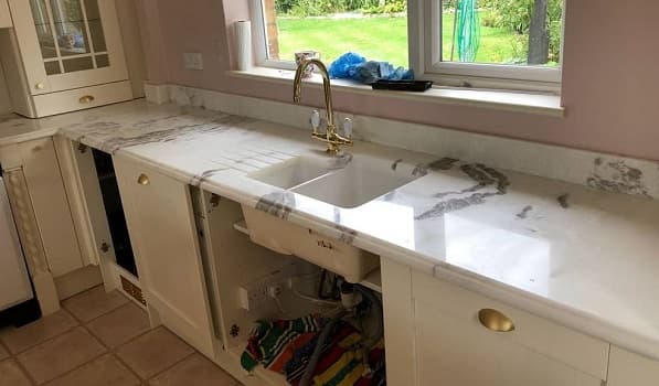 Bianco Glacialle Quartzite Harlow Worktop